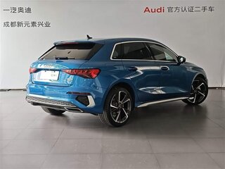 2022 Audi A3 Sportback 35 TFSI IV (8Y), синий, 1654000 рублей, вид 4