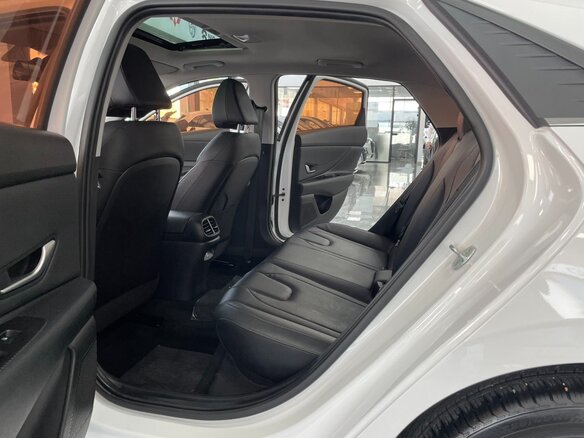2022 Hyundai Elantra VII (CN7), белый, 1490000 рублей - вид 10
