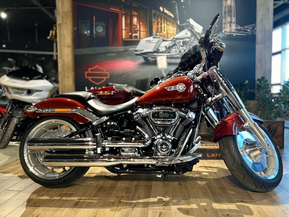 2024 Harley-Davidson Fat Boy, красный, 3400000 рублей