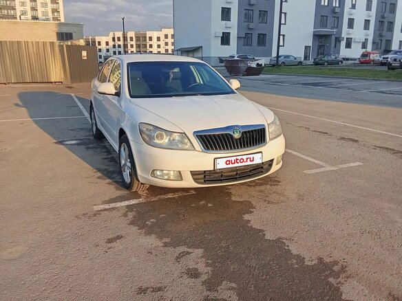 2012 Skoda Octavia II (A5) Рестайлинг, белый, 650000 рублей - вид 1