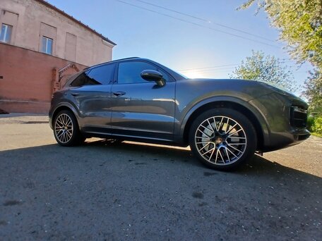 2021 Porsche Cayenne Turbo III, серый, 10600000 рублей, вид 1