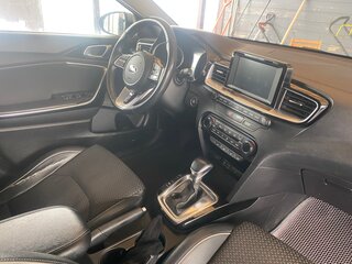 2018 Kia Ceed III, серебристый, 1600000 рублей, вид 5