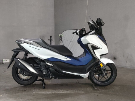 2018 Honda Forza, белый, 397000 рублей, вид 3