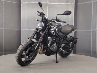 2021 Triumph Trident 660, чёрный, 749000 рублей, вид 4