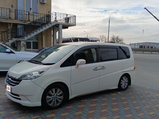 2009 Honda Stepwgn Spada III, белый, 1200000 рублей, вид 3