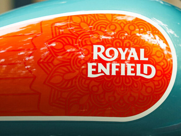 2026 Royal Enfield Classic 350, голубой, 546000 рублей - вид 9