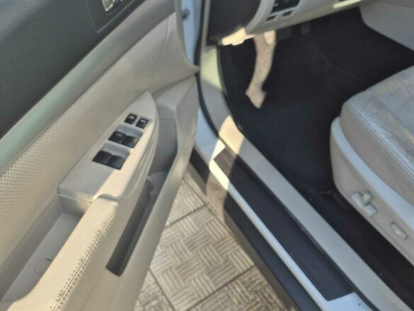 2012 Subaru Outback IV Рестайлинг, белый, 1550000 рублей - вид 10