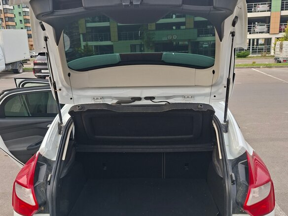 2011 Ford Focus III, белый - вид 16