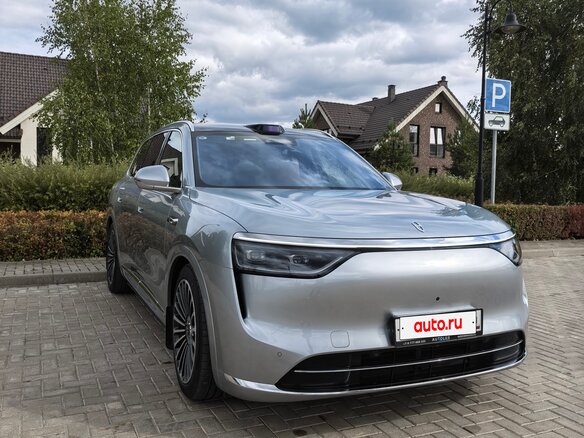 2025 Aito M8 53.4 kWh I, серебристый, 8500000 рублей - вид 20