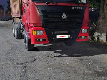 2008 Sinotruk Hania 6x4, красный, 850000 рублей, вид 2