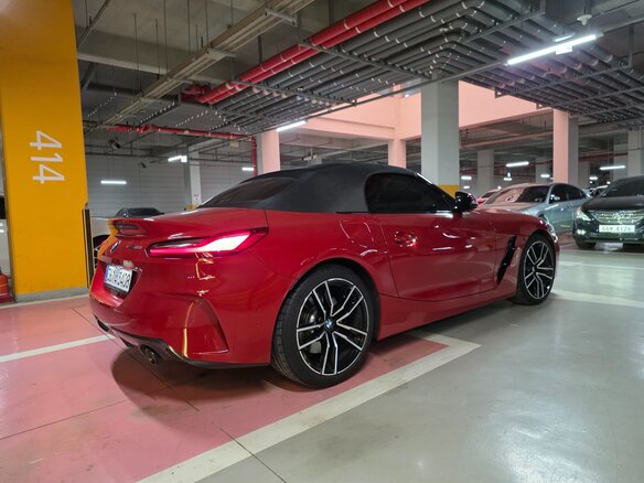 2025 BMW Z4 20i III (G29) Рестайлинг, красный, 6100000 рублей - вид 3