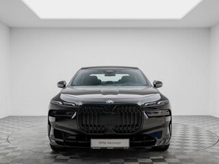 2025 BMW 7 серии 740i xDrive VII (G70), чёрный, 14650000 рублей, вид 3