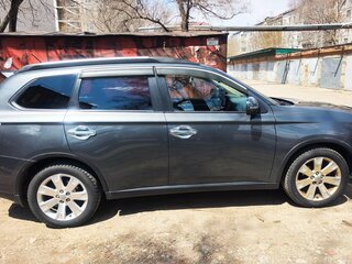 2014 Mitsubishi Outlander III Рестайлинг, серый, 1100000 рублей, вид 4