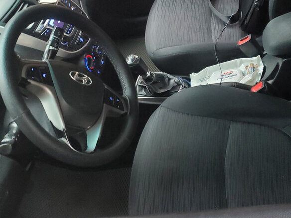 2014 Hyundai Solaris I Рестайлинг, серый, 500000 рублей - вид 5