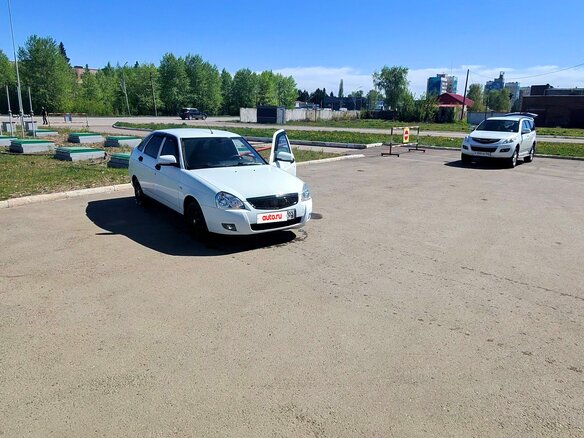 2014 Lada (ВАЗ) Priora I Рестайлинг, белый, 550000 рублей - вид 21