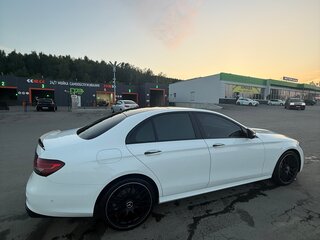 2021 Mercedes-Benz E-Класс 350 V (W213, S213, C238) Рестайлинг, белый, 5500000 рублей, вид 4
