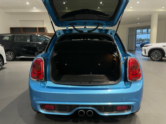 2016 Mini Hatch Cooper S III (F55/F56), синий, 2058000 рублей - вид 24