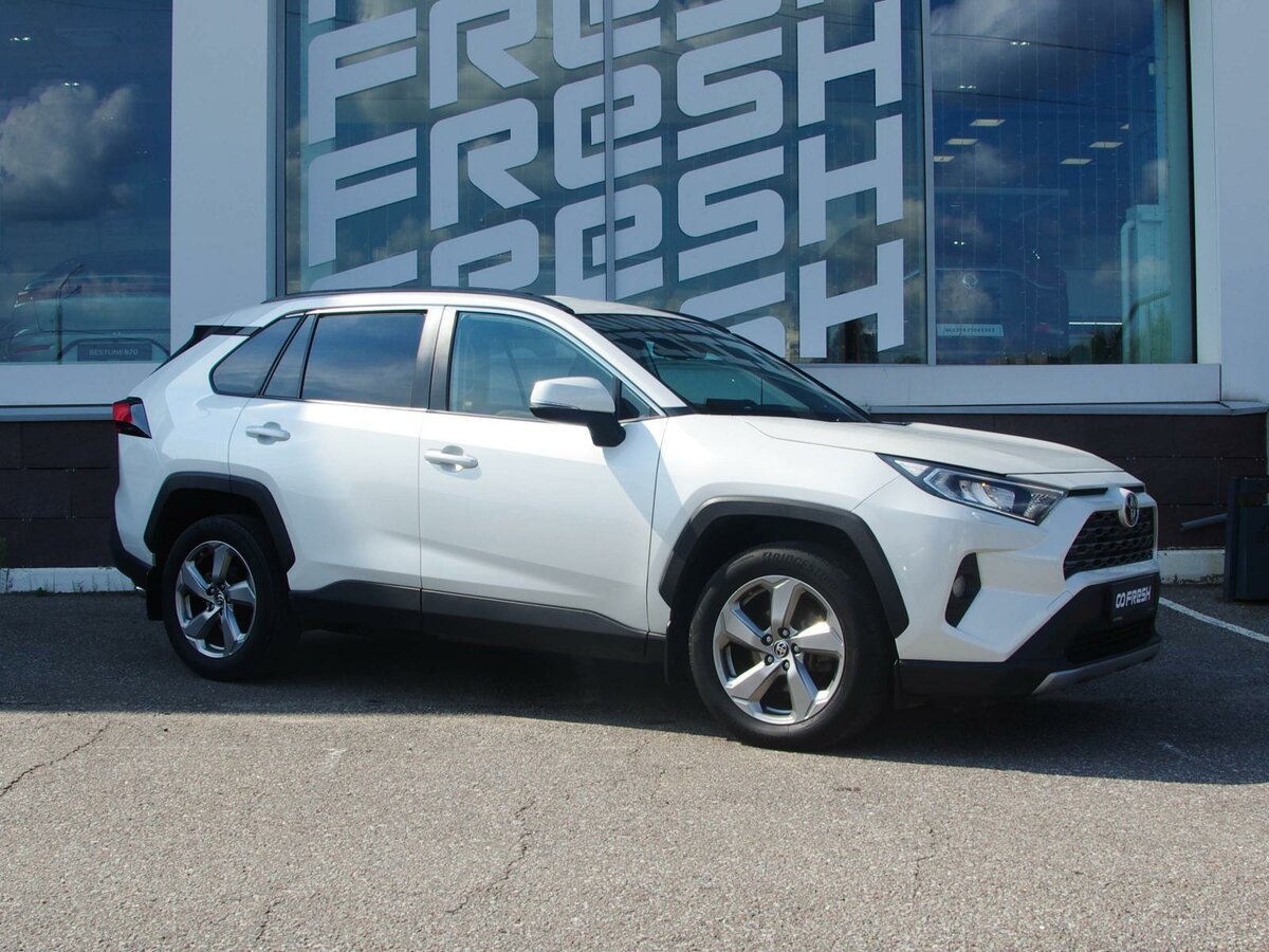 Открыть фотографии: Toyota RAV4 V (XA50)