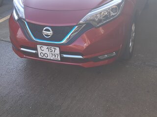 2017 Nissan Note e-Power II Рестайлинг, красный, 1250000 рублей, вид 1