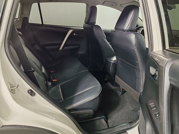 2018 Toyota RAV4 IV (XA40) Рестайлинг, белый, 2075000 рублей - вид 18