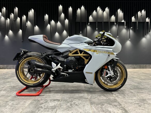 2021 MV Agusta Superveloce 800, белый - вид 13