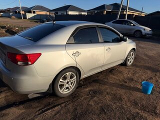 2009 Kia Cerato 4-speed II, серебристый, 1000000 рублей, вид 5