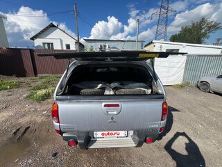 2014 Mitsubishi L200 IV Рестайлинг, серебристый, 1450000 рублей, вид 4