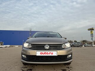 2018 Volkswagen Polo V Рестайлинг, бежевый, 1450000 рублей, вид 2