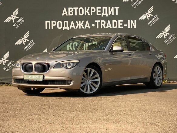 2012 BMW 7 серии 740Li V (F01/F02/F04), бежевый - вид 2