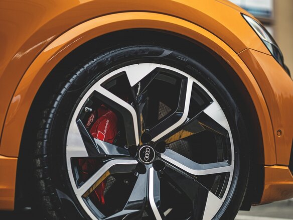 2021 Audi RS Q8 I, оранжевый, 11050000 рублей - вид 16