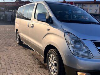 2010 Hyundai Grand Starex I, серебристый, 1550000 рублей, вид 2
