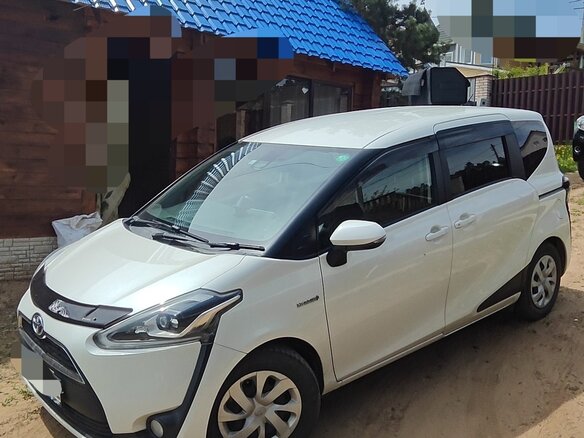 2017 Toyota Sienta II, белый, 1400000 рублей