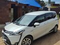 2017 Toyota Sienta II, белый, 1400000 рублей