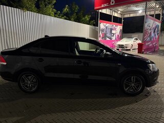 2013 Volkswagen Polo V, чёрный, 900000 рублей, вид 5