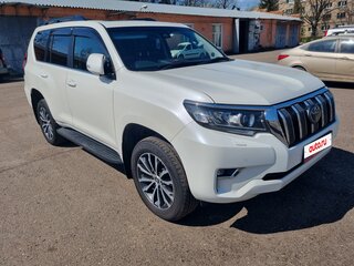 2018 Toyota Land Cruiser Prado 150 Series Рестайлинг 2, белый, 4850000 рублей, вид 3