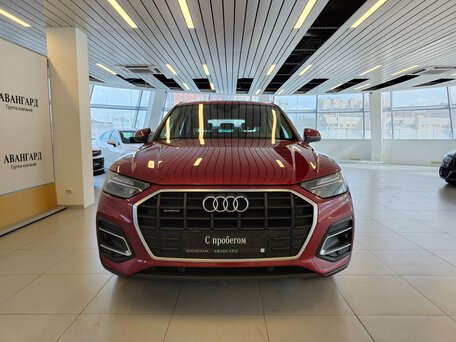 2021 Audi Q5 45 TFSI II (FY) Рестайлинг, красный, 3474000 рублей, вид 3