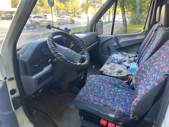 1998 Mercedes-Benz Sprinter, белый, 450000 рублей - вид 4