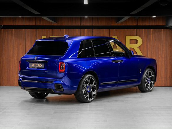 2026 Rolls-Royce Cullinan Black Badge I Рестайлинг (Series II), синий, 78125000 рублей - вид 6