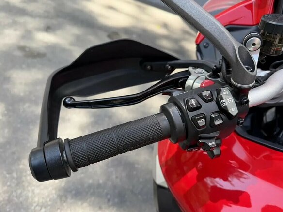 2023 Ducati Multistrada V4, красный, 1400000 рублей - вид 13