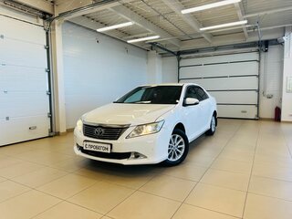 2012 Toyota Camry VII (XV50), белый, 1599900 рублей, вид 1