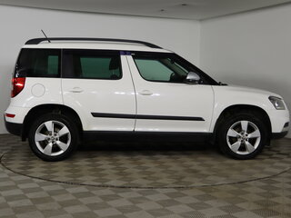 2014 Skoda Yeti I Рестайлинг, белый, 969990 рублей, вид 4