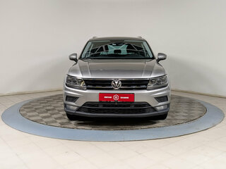 2018 Volkswagen Tiguan II, серебристый, 2299500 рублей, вид 3