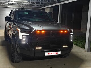2022 Toyota Tundra CrewMax III, серый, 8200000 рублей, вид 2