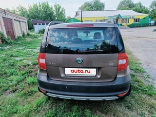 2013 Skoda Yeti I, коричневый, 900000 рублей, вид 4