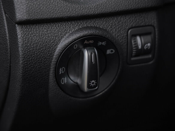 2016 Volkswagen Tiguan I Рестайлинг, серебристый - вид 18
