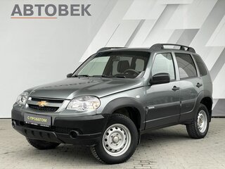 2017 Chevrolet Niva I Рестайлинг, серый, 648000 рублей, вид 1
