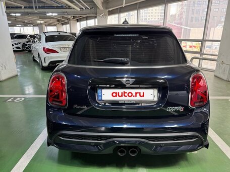 2021 Mini Hatch Cooper S III (F55/F56) Рестайлинг 2, синий, 3300000 рублей, вид 3