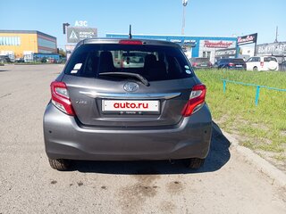 2014 Toyota Vitz III (XP130) Рестайлинг, серый, 735000 рублей, вид 4