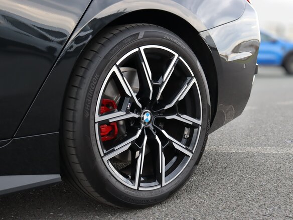 2025 BMW 4 серии 420i G22, G23, G26 Рестайлинг, чёрный - вид 11