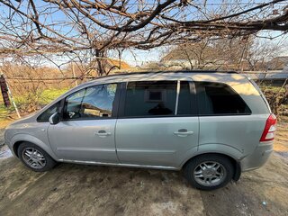 2008 Opel Zafira B Рестайлинг, серебристый, 600000 рублей, вид 5